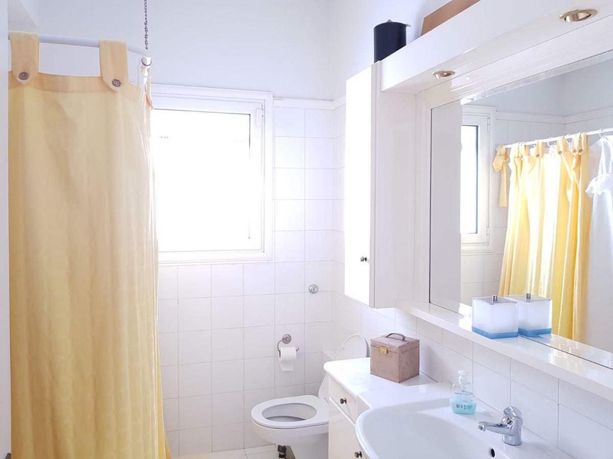 Villa Blue. Two Storey House, 100 Meters From Sea Rafina  Exterior photo
